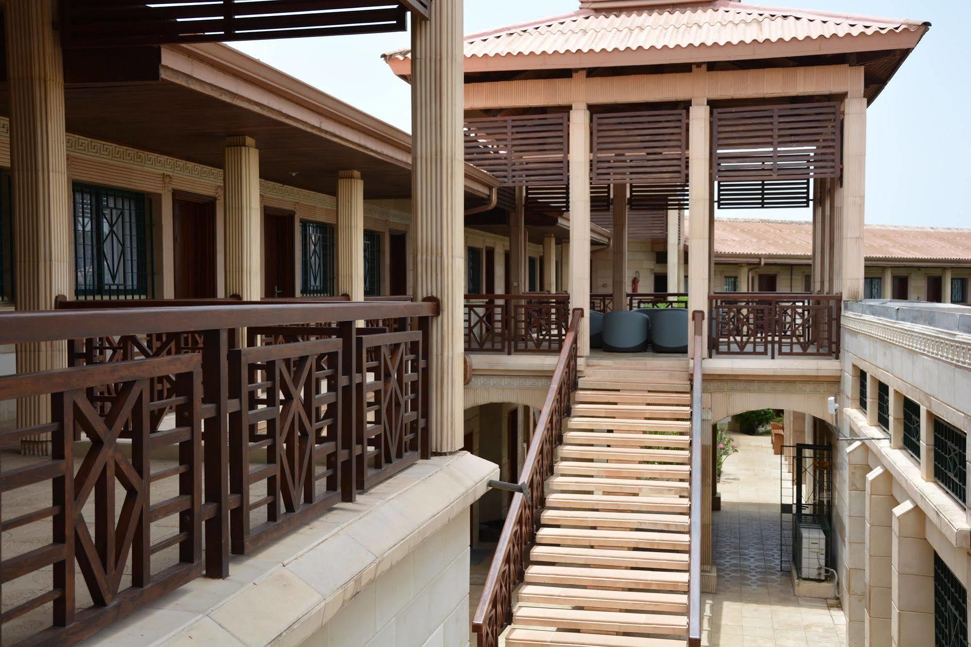 Hotel Sol Beni Абиджан Экстерьер фото